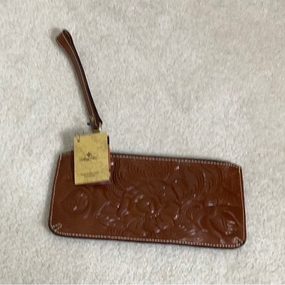 New PATRICIA NASH, tooled leather wristlet/wallet - Picture 3 of 13